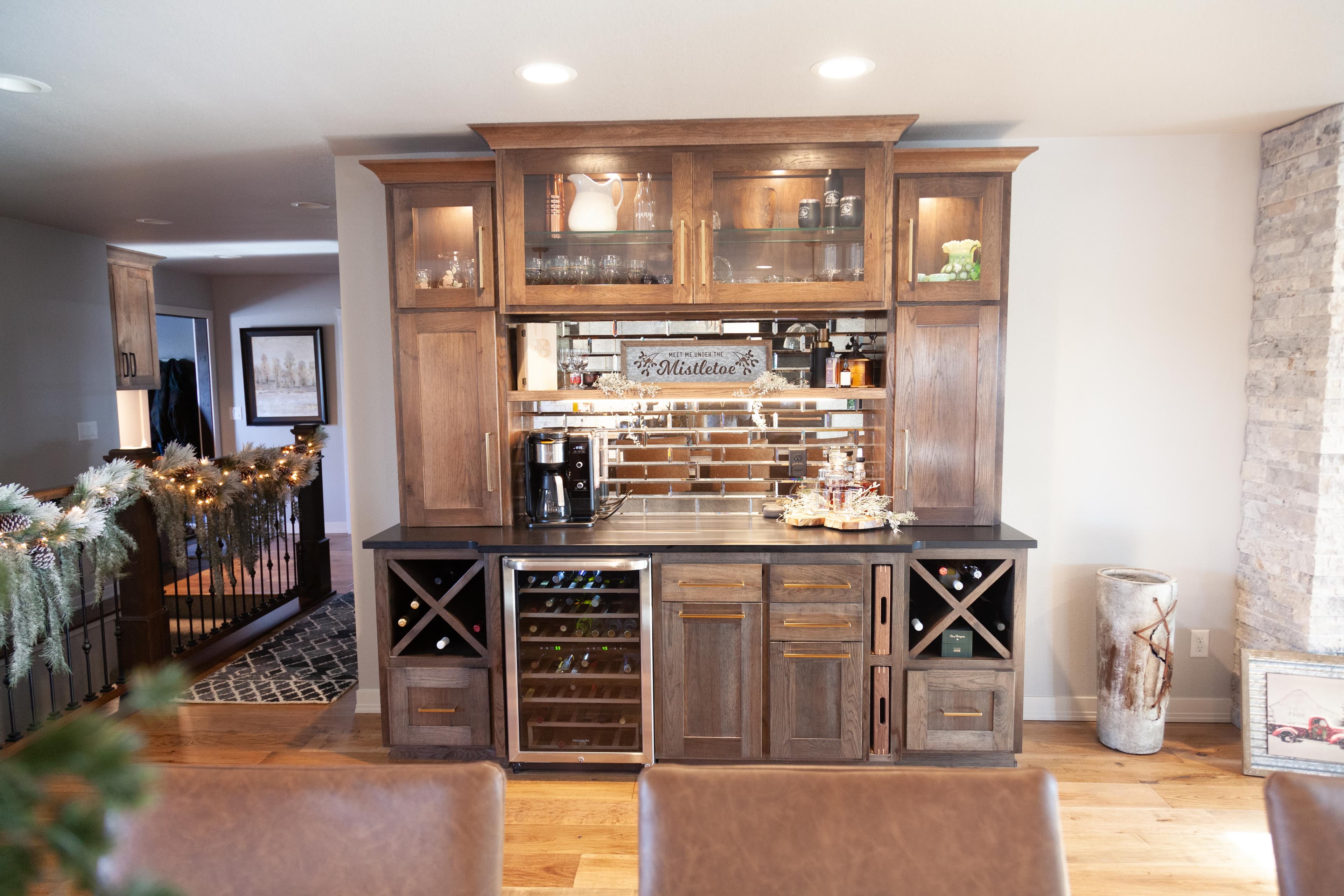 Built-in wine and storage cabinet